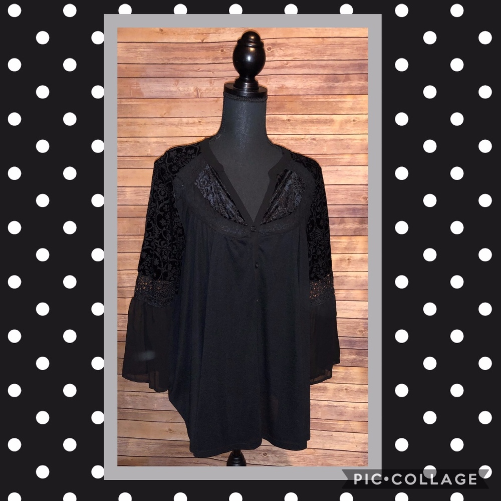 BNWT Chelsea and Theodore top